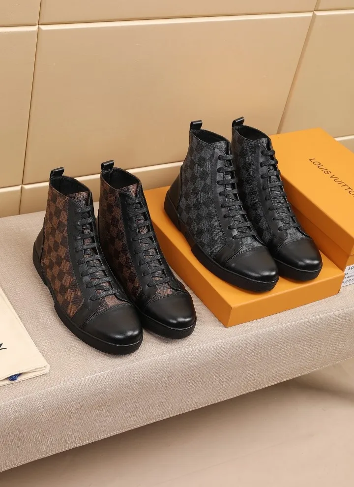 Factory price: 400💰【LV】Official website popular series 🇮🇹🇮🇹1:1 production, selected high-end imported cowhide, sheepskin lining with sheepskin pads, paired with Louis Vuitton Monogram Ecli men's shoes 💰se canvas and pure black rubber soles, the ultimate simple design perfectly interprets the latest inspiration for shoes, integrating classics and fashion. 🔍🔍High quality, worth having. The bottom car thread will never be unglued. Sellers are welcome to sell as shown in the picture above. We can send one piece on behalf of you. Number of yards: 38-44 (45 yards can be customized)